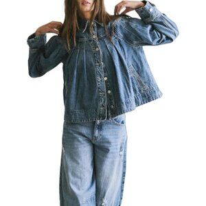 Women’s Light Blue Cropped Denim Jacket Button Down Pleated Jean Coat